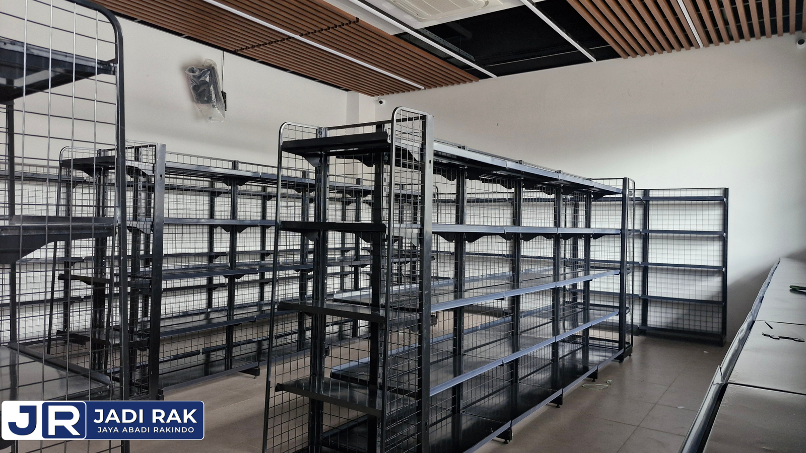 Mengapa Rak Gondola Besi Adalah Pilihan Terbaik?